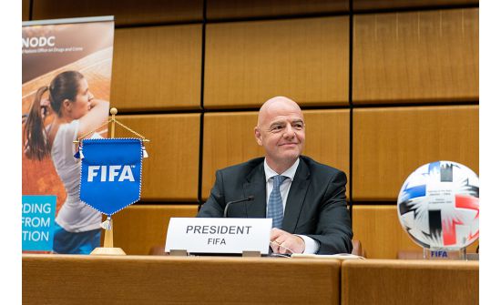 FIFA-гийн ерөнхийлөгч дайныг түр зогсоох хүсэлт тавив