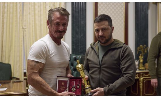 Зеленскийг Холливүдийн жүжигчдээс хэн хэн дэмжив?