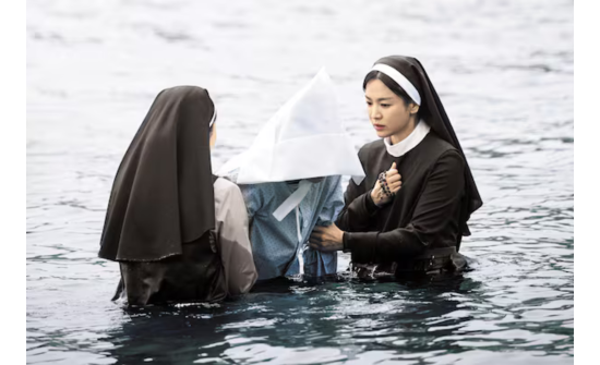 Сун Хэ Кёгийн тоглосон “Dark Nuns” кино өнөөдрөөс театруудад гарч эхэллээ