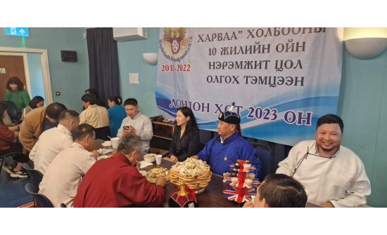 Европ дахь монголчууд Лондон хотноо шагай харваж наадав
