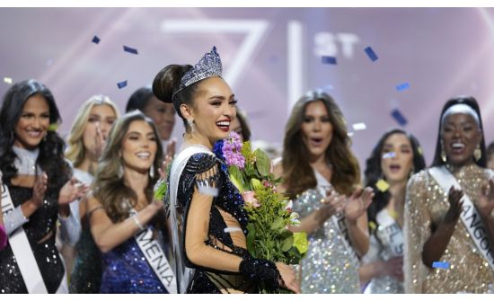 28 настай бүсгүй "Miss Universe" тэмцээнд түрүүллээ