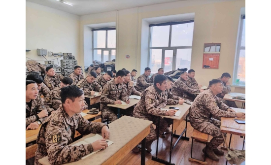 Холбоочин цэргүүд долоо хоногийн гурван өдөр монгол бичиг үзэж байна