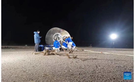 Сансрын станцад 183 хоног ажилласан багийнхан Өвөр Монголд газардлаа