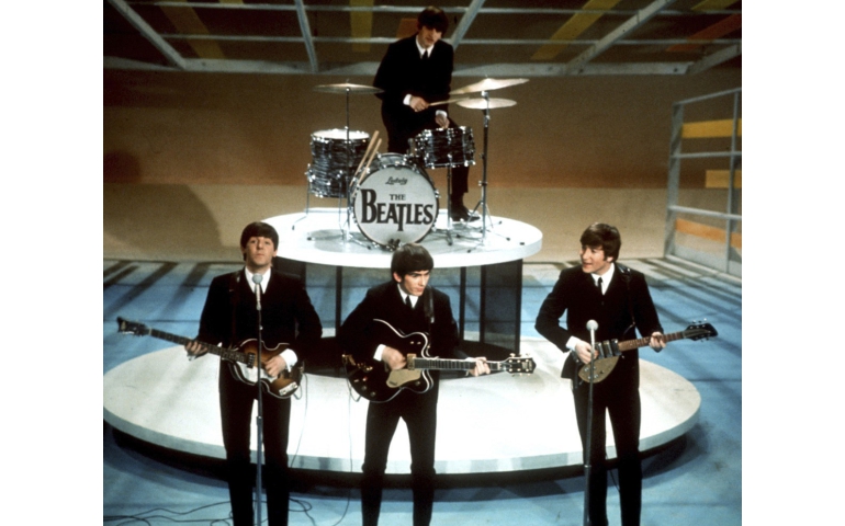 “Beatles” хамтлагийнхны амьдралаар кино хийнэ